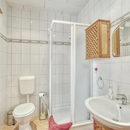 Apartment Awesome In Stolpeusedom *